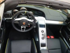 spider 918 porsche intérieur