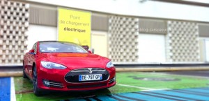 tesla-model-s-rouge