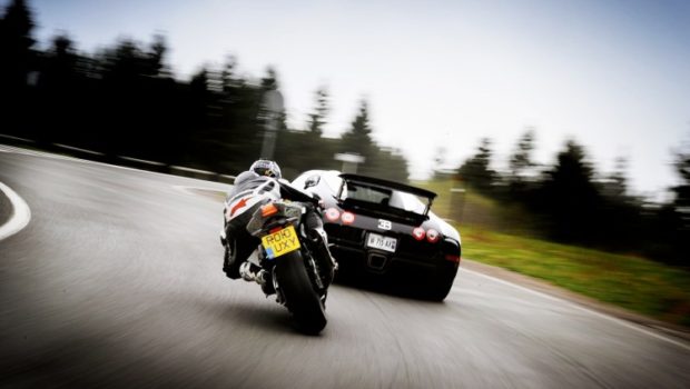 Bugatti veyron vs porsche 911 turbo vs bmw s1000rr
