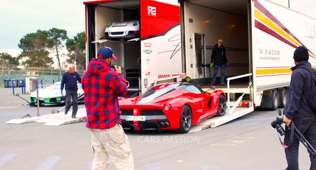 Photos supercars ferrari laferrari red track