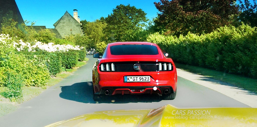 photo Ford mustang GT V8 Fastback badass
