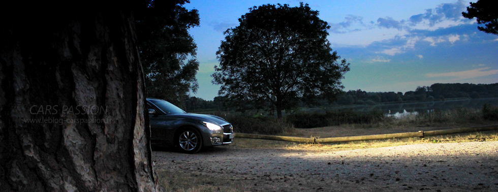 essai infiniti Q70 hybrid  2016 graphyte night