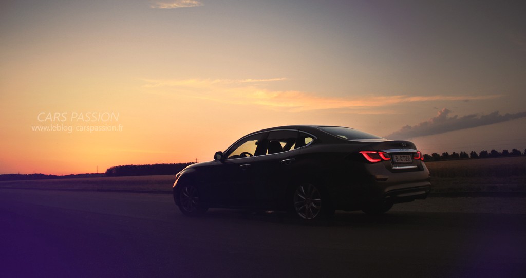 infiniti Q70 hybride S-photo sunset 