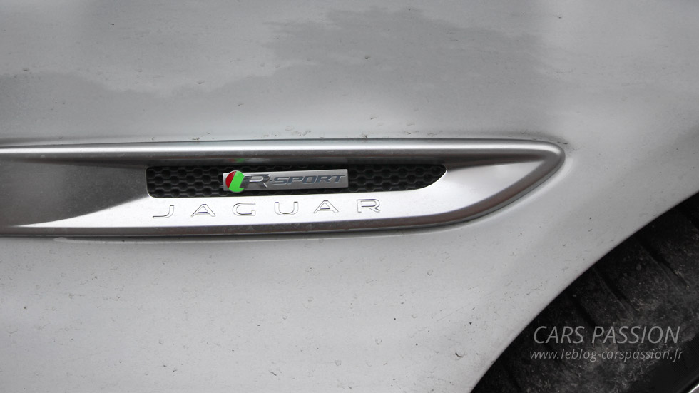 aération Jaguar XE R sport