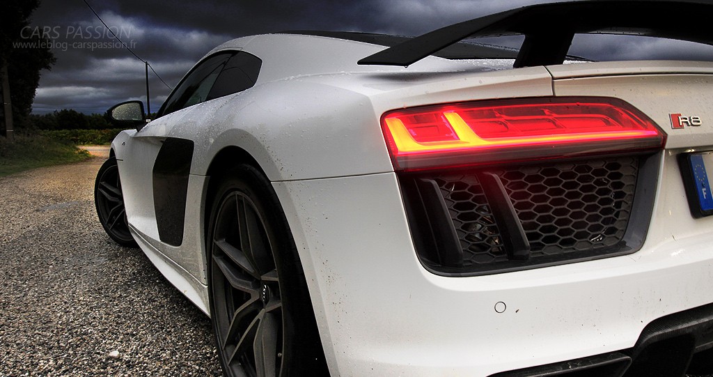 Audi R8 V10 plus feux arrière