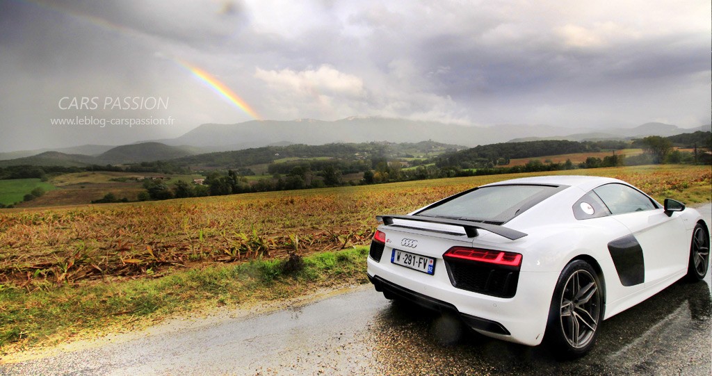 audi-r8-v10-plus-arc-en-ciel