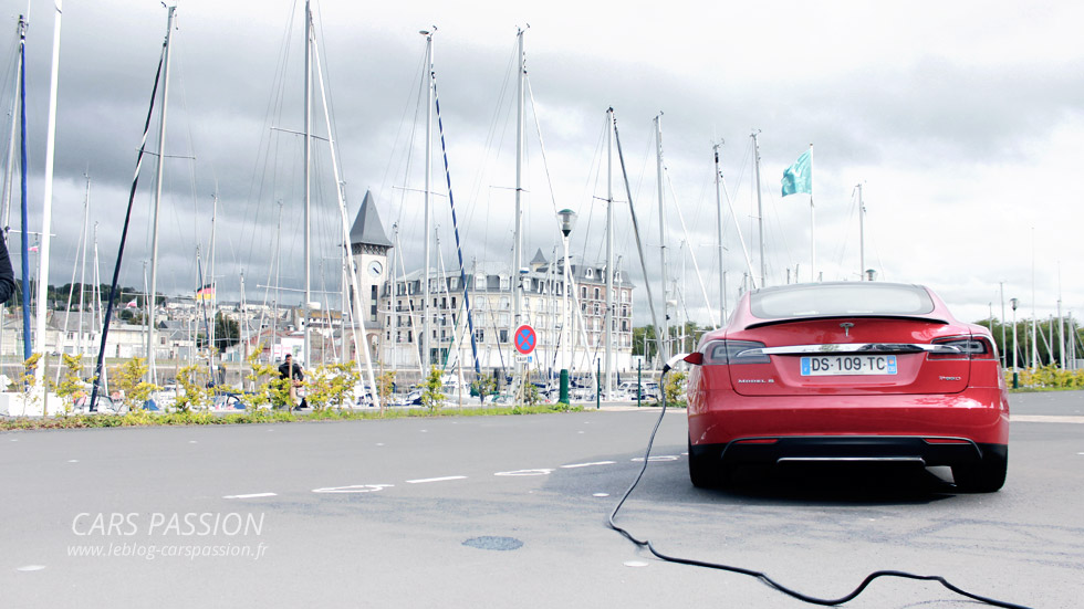 Tesla Model S P85D charge borne autonomie
