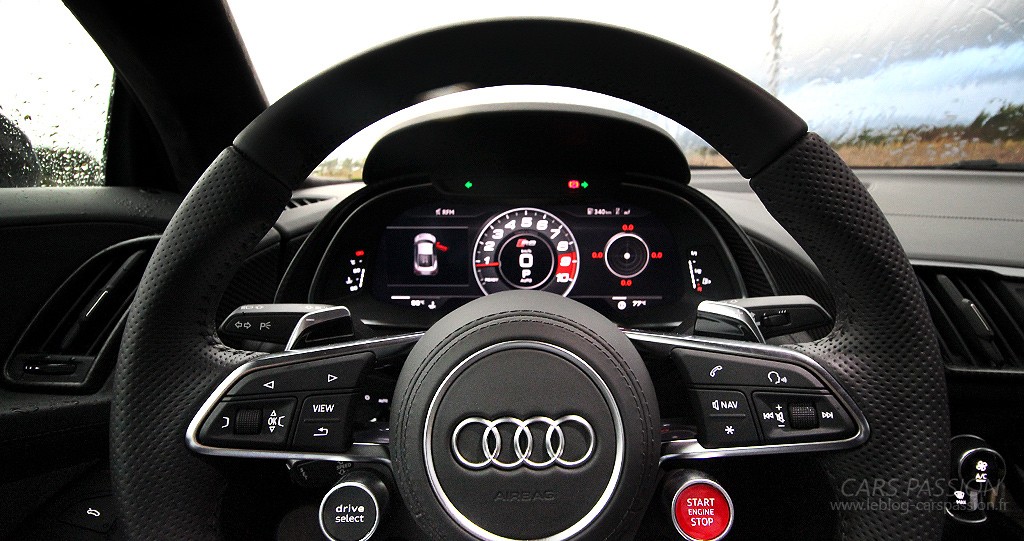 volant audi R8 v10 plus virtual cockpit