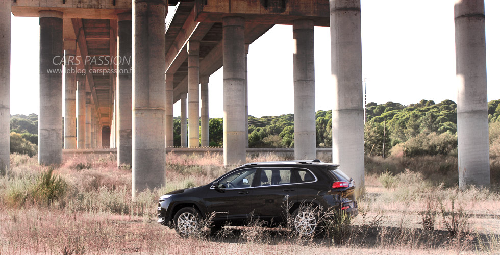 essai auto Jeep Cherokee roadtrip offroad bridge