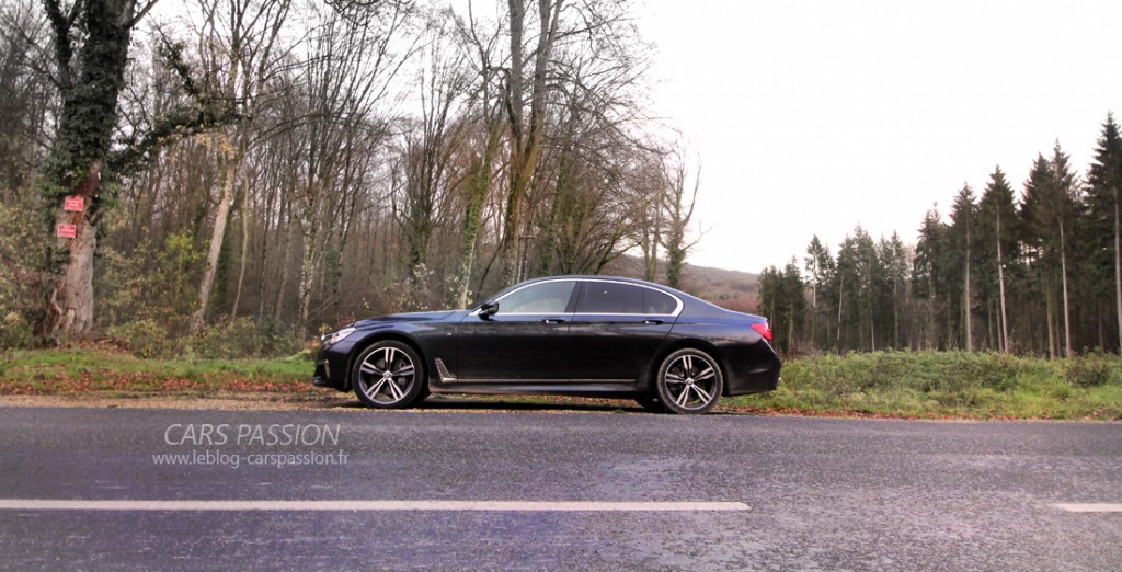 Nouvelle BMW Serie 7 750i V8 450ch photo profil
