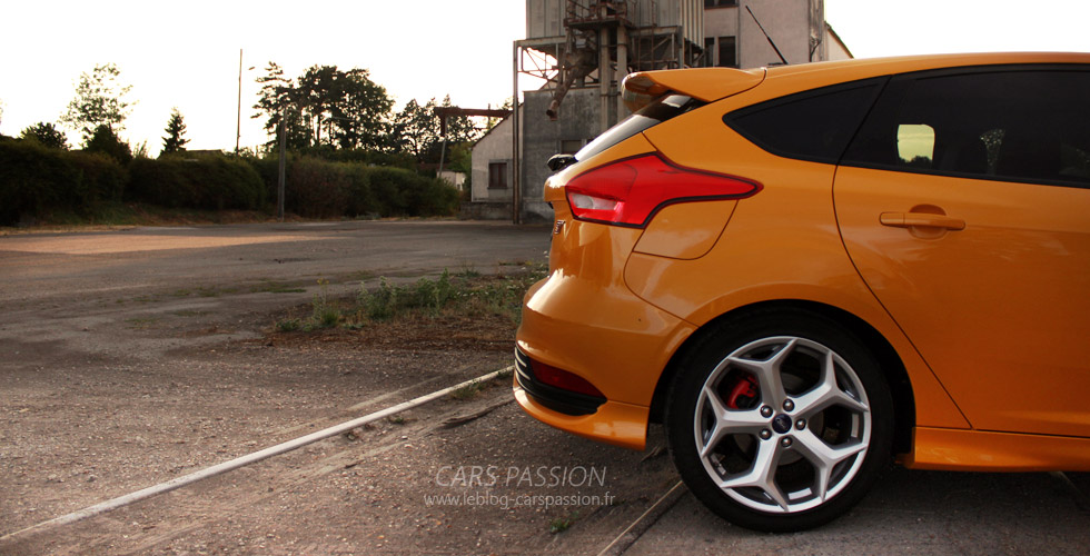 jupe arrière Focus ST 250 essai auto sportive