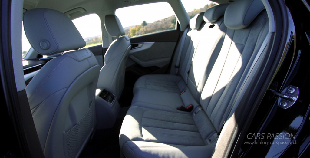 vue intérieure places arrière nouvelle Audi A4 2016 photo