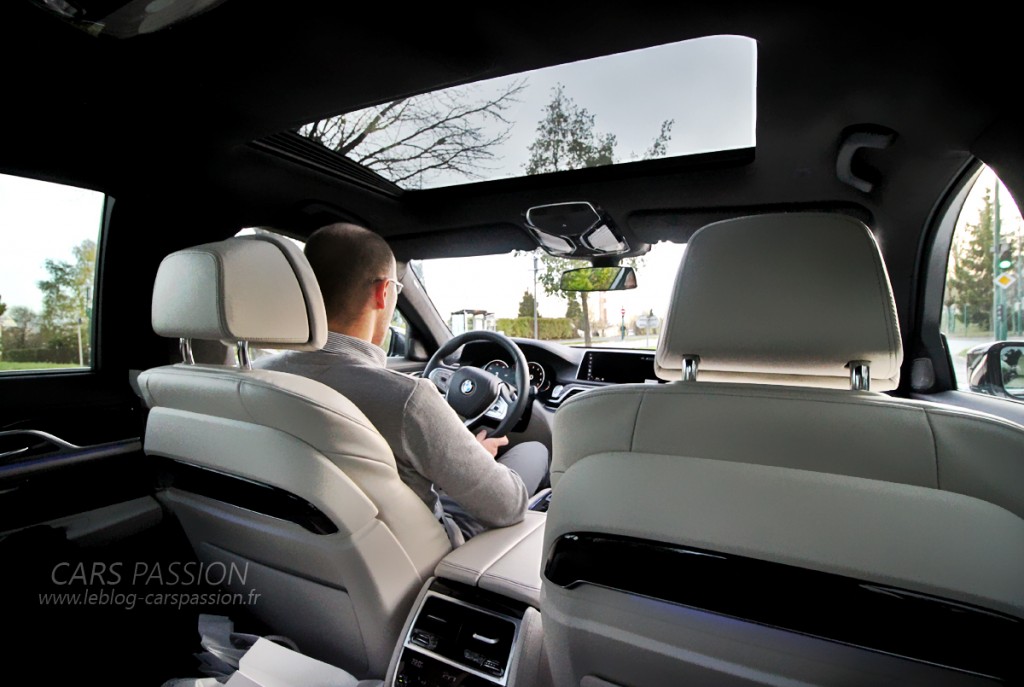 bmw serie 7 intérieur cuir blanc finition Executive