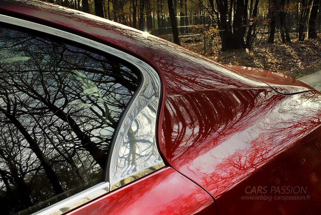 Infiniti 50 2.2d diesel finition sport couleur rouge 2