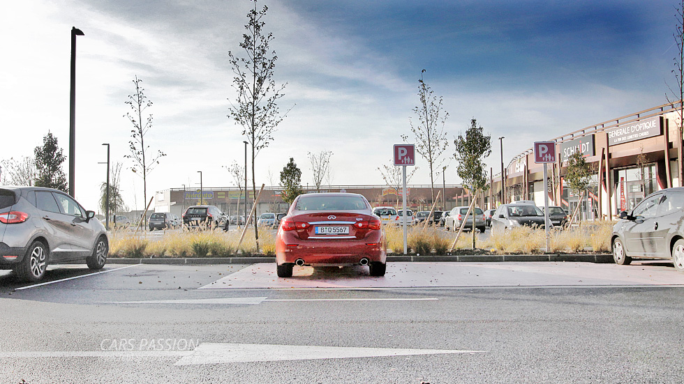 Essai Infiniti Q50 Sport place parking famille rambouillet