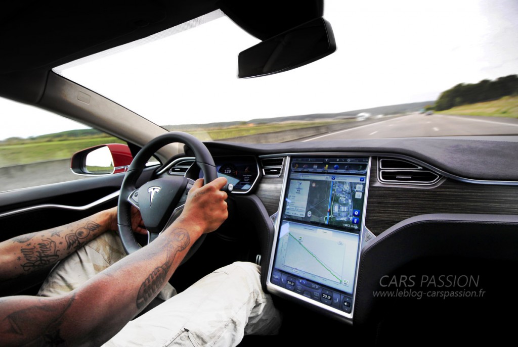 tesla-model-s-p85D-autoroute-paris