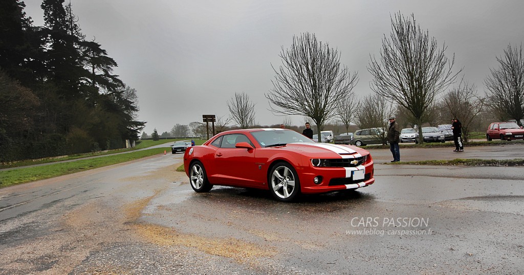 Camaro rouge rassemblement à Thoiry 2016