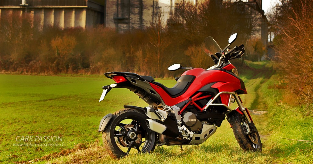 essai moto Ducati Diavel 1200 Multistrada red
