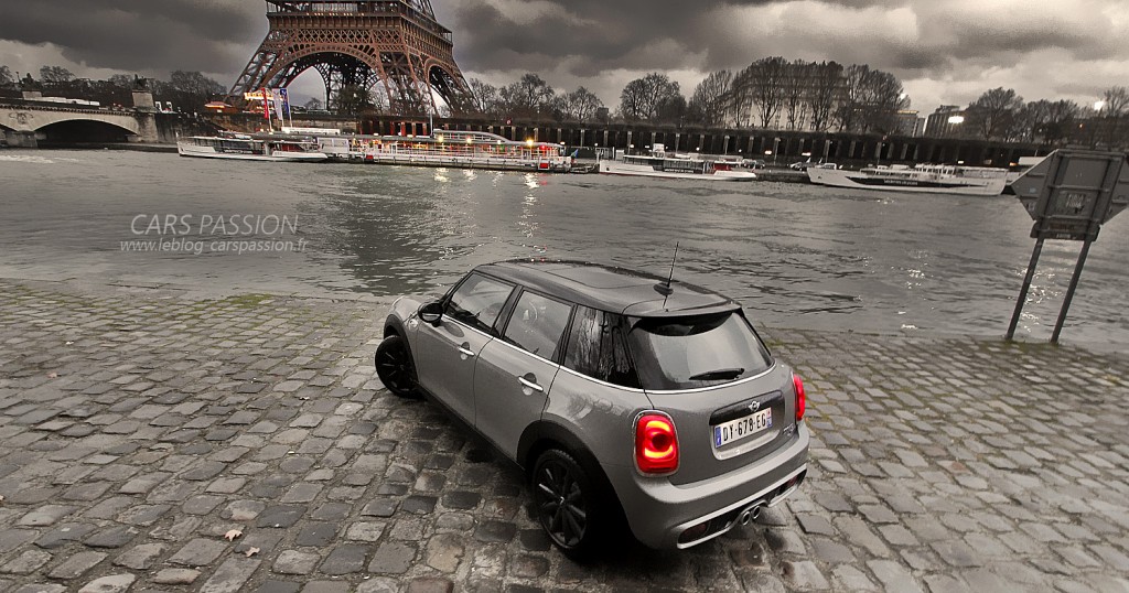 mini-cooper-tour-eiffel-quai-paris-7