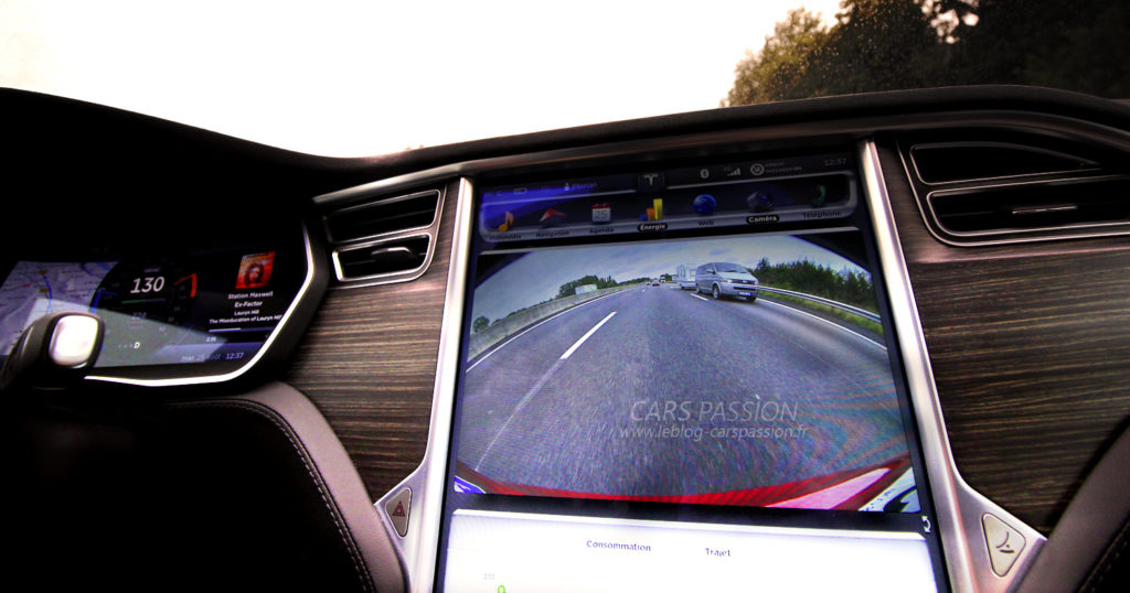 tablette Tesla model S écran17-pouces