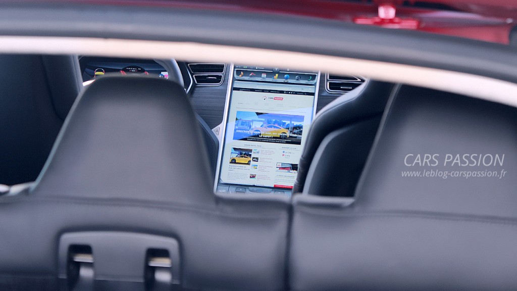 écran tablette Tesla Model S