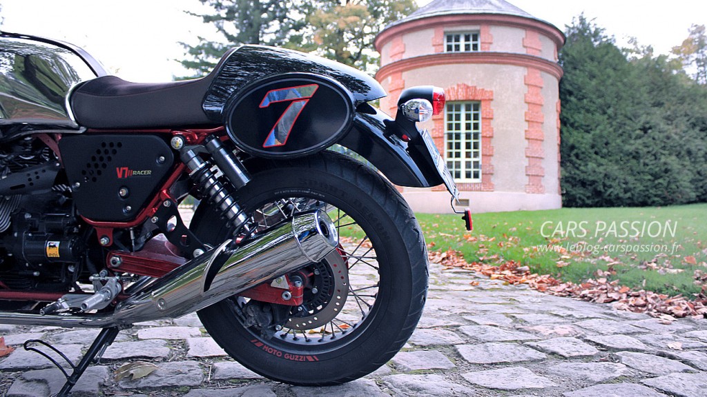 Moto cafe racer moto Guzzi v7 II , avis essai moto