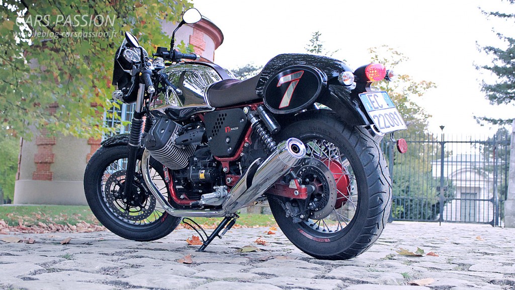 Test Moto Guzzi v7 II cafe-racer, essai moto