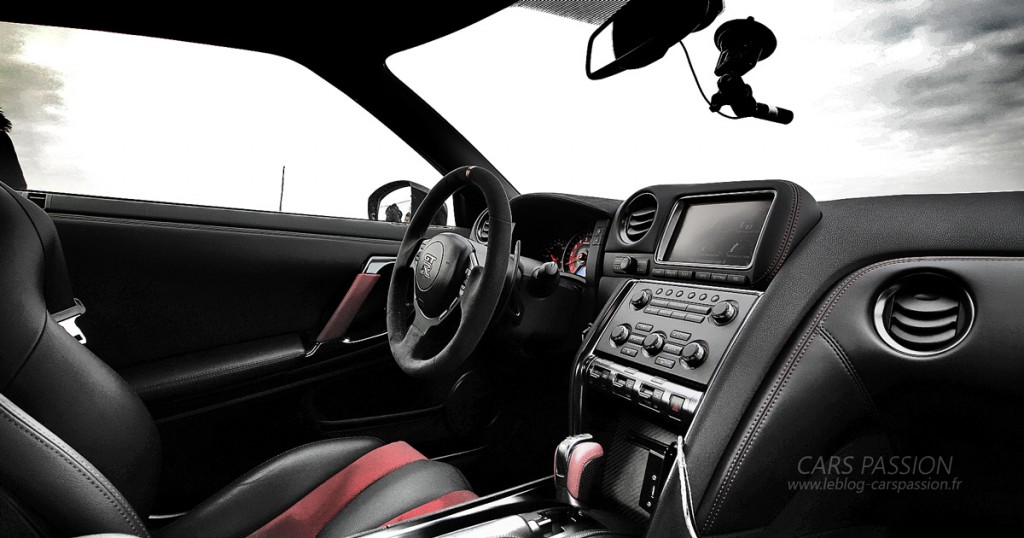 Nissan GTR Nismo 2016 intérieur cuir alcantara