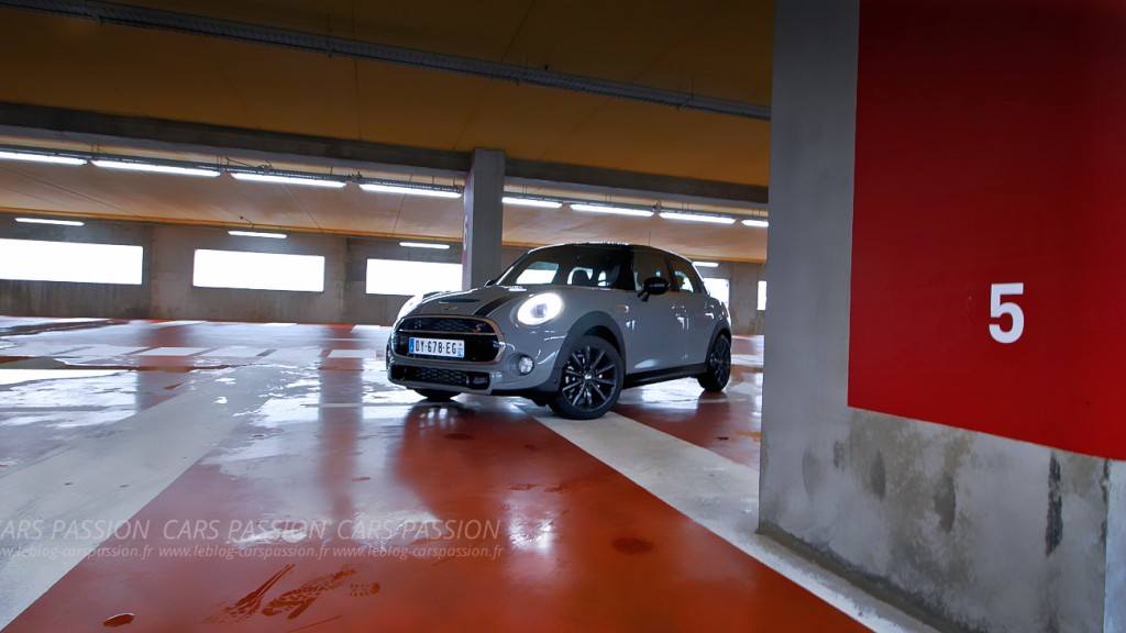 Mini-cooper-SD-grey 5 portes