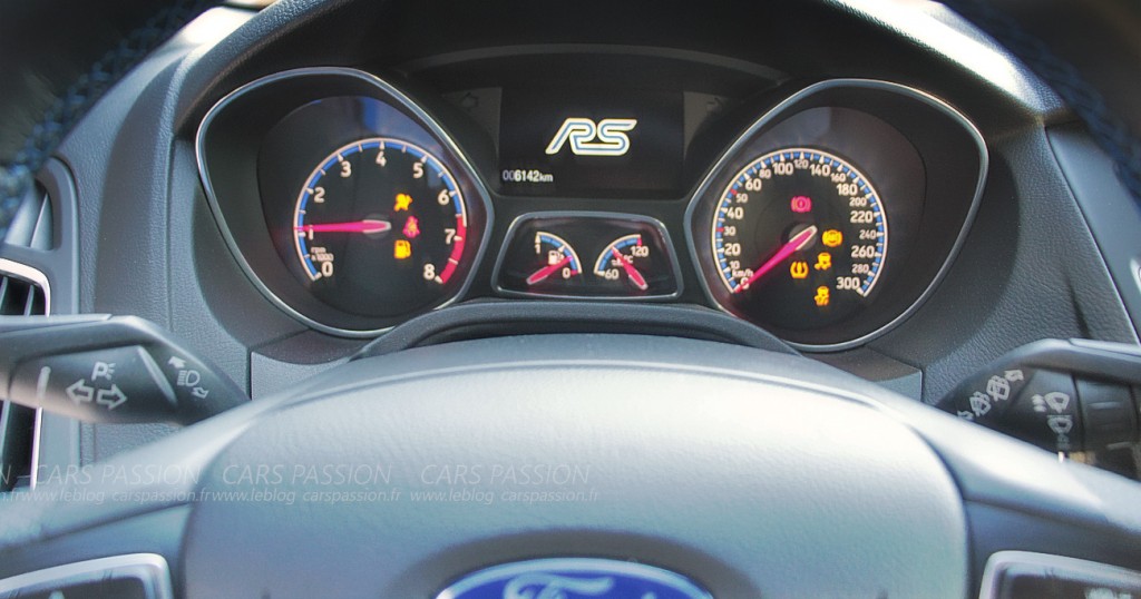 tableau de bord compteur Ford Focus RS 2016 dashboard