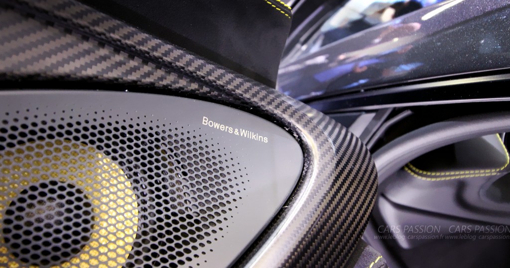 mclaren paris-17 neubauer 570S bowers & wilkins