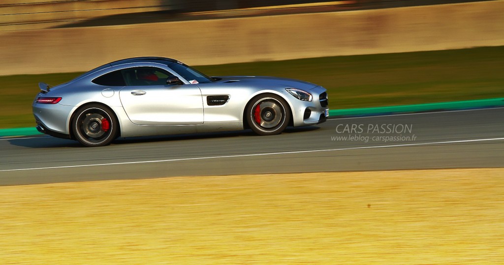 Mercedes AMG GTS sur le circuit Bugatti