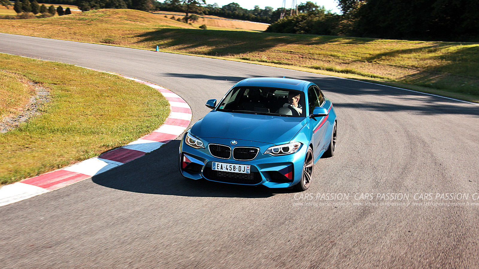 BMW-M2-Performance-2016-fiche-technique-370-ch