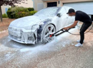 Est-il interdit de laver sa voiture devant chez-soi ? Que risquez-vous ?