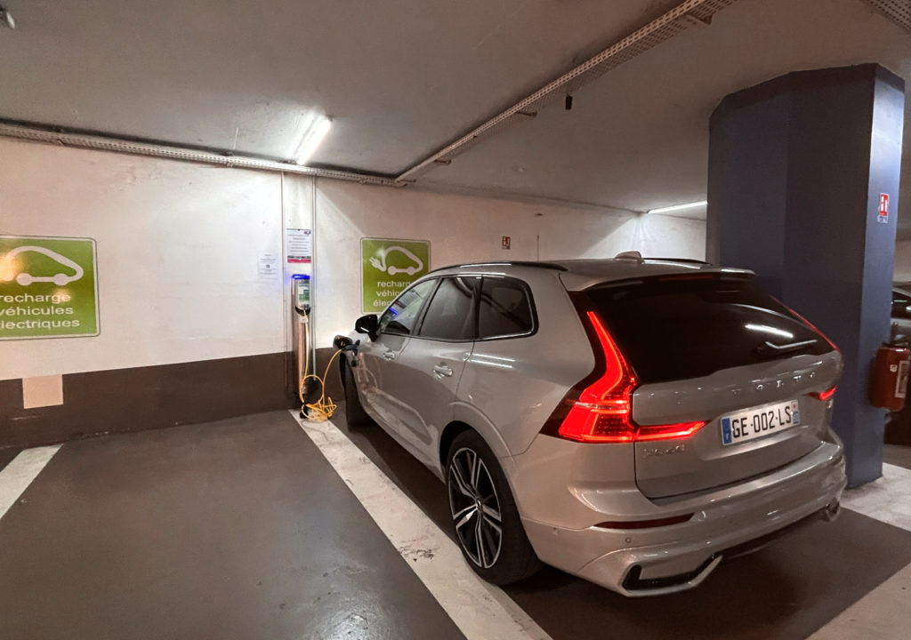 charge Volvo XC60 T8 hybride 2023 (33)