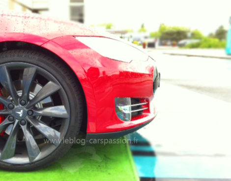 Tesla model S face avant rouge p85