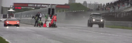 Mercedes-G-63-AMG-6x6 on track with supercars