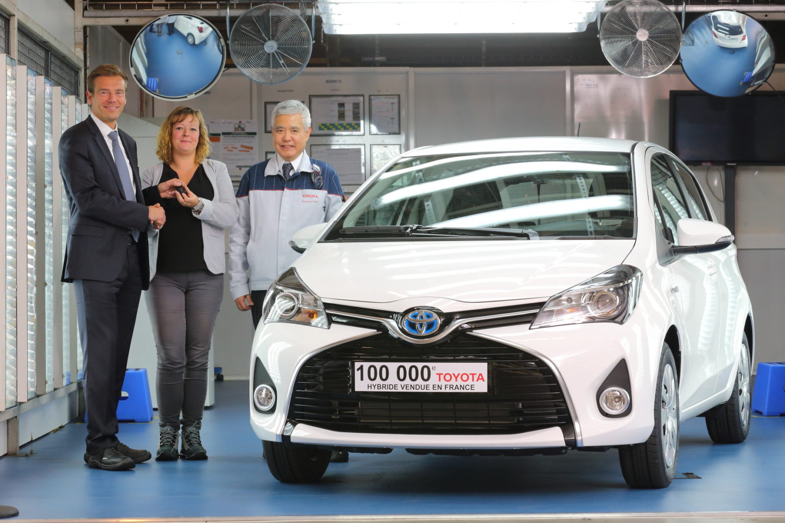 Toyota vient de célébrer la livraison de son 100.000ème modèle hybride en France