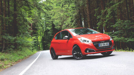 photo peugeot 208 GTline