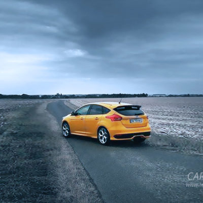 Ford Focus ST 250 jaune performances puissance prix