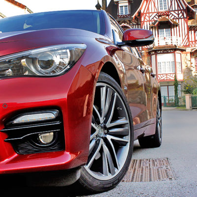 Infiniti Q50 Sport 2016 vue face avant