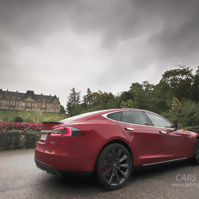 Tesla Model S photo château Normandie 2016