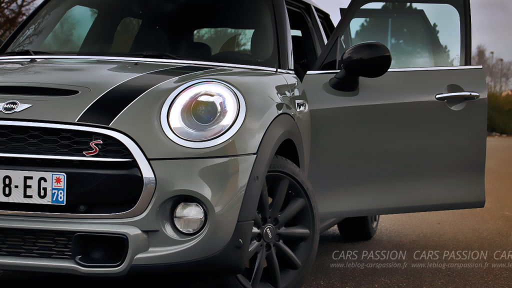 Mini-cooper-grey-moonwalk