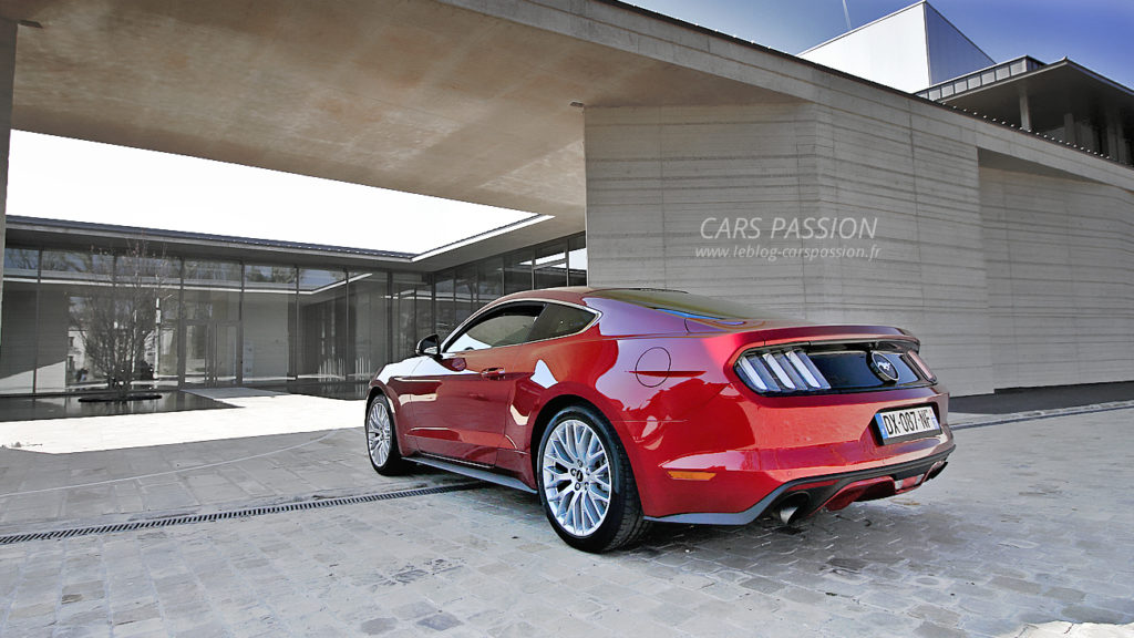 Ford Mustang 2.3 Ecoboost Fastback 2016 performances, prix tarifs