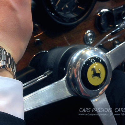 montre luxe Omega Speedmaster Racing volant ferrari