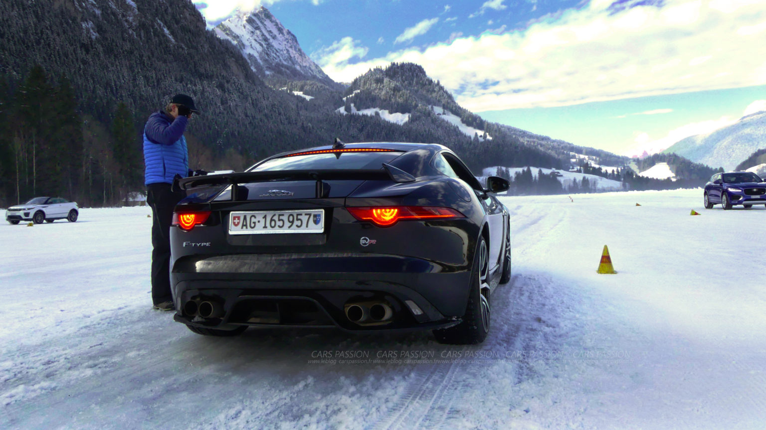 Jaguar Ftype et Range Rover SVR : Ice Driving Experience Gstaad 2017