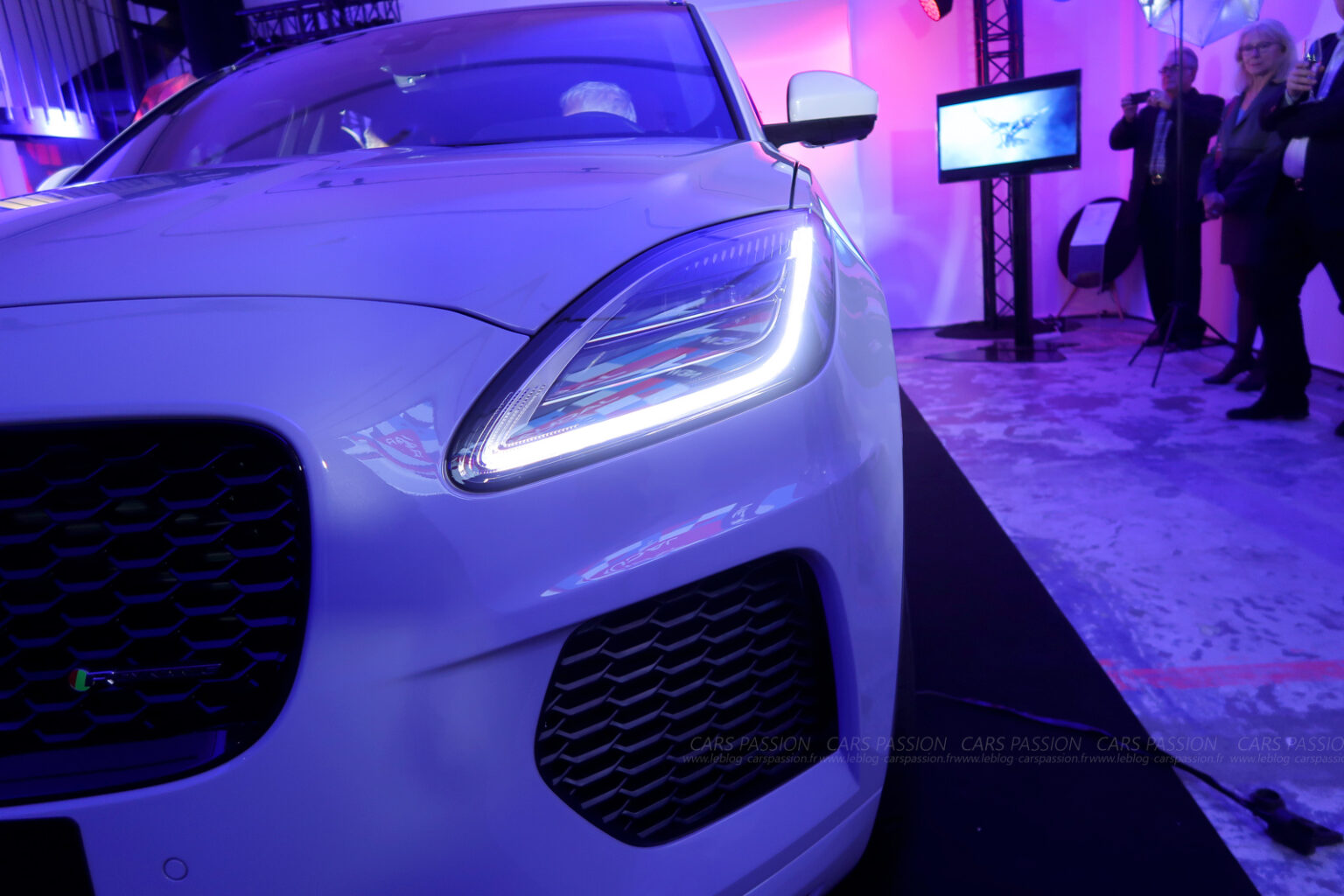 Jaguar E-Pace, à la conquête d’un nouveau marché ! (Vidéo) Jaguar E Pace 2017 (version HSE 240 D) presentation