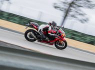 Test circuit : nouveaux pneus moto Dunlop SportSmart TT