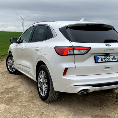 ford kuga hybride FHEV essai 2021 blanc premium