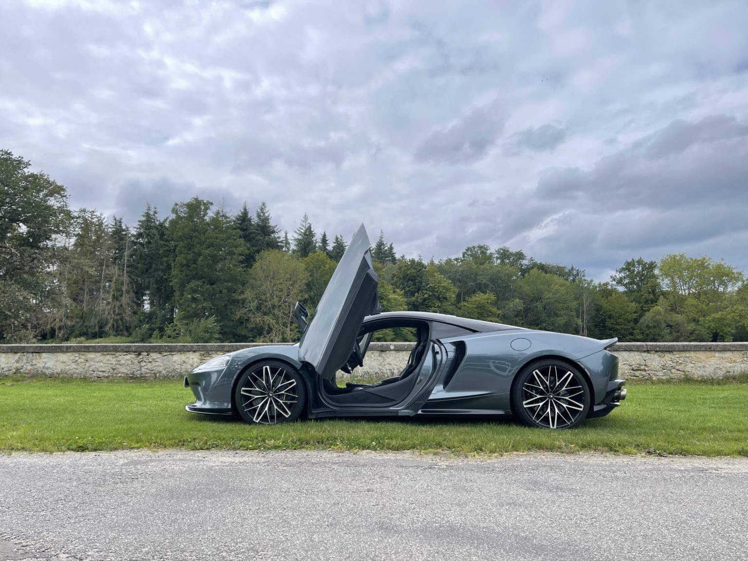 McLaren GT